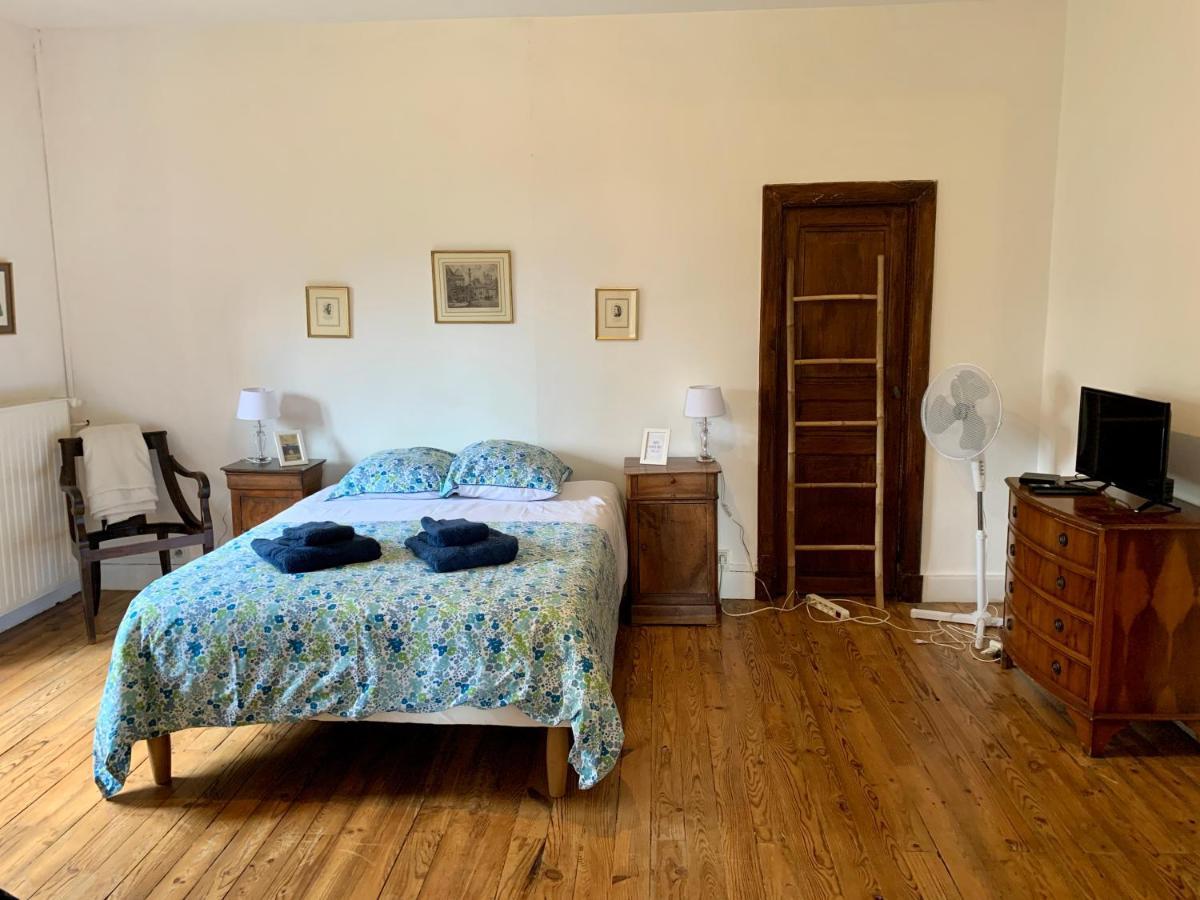 Le Bearn Sous Les Toits Bed and Breakfast Nay  Eksteriør billede