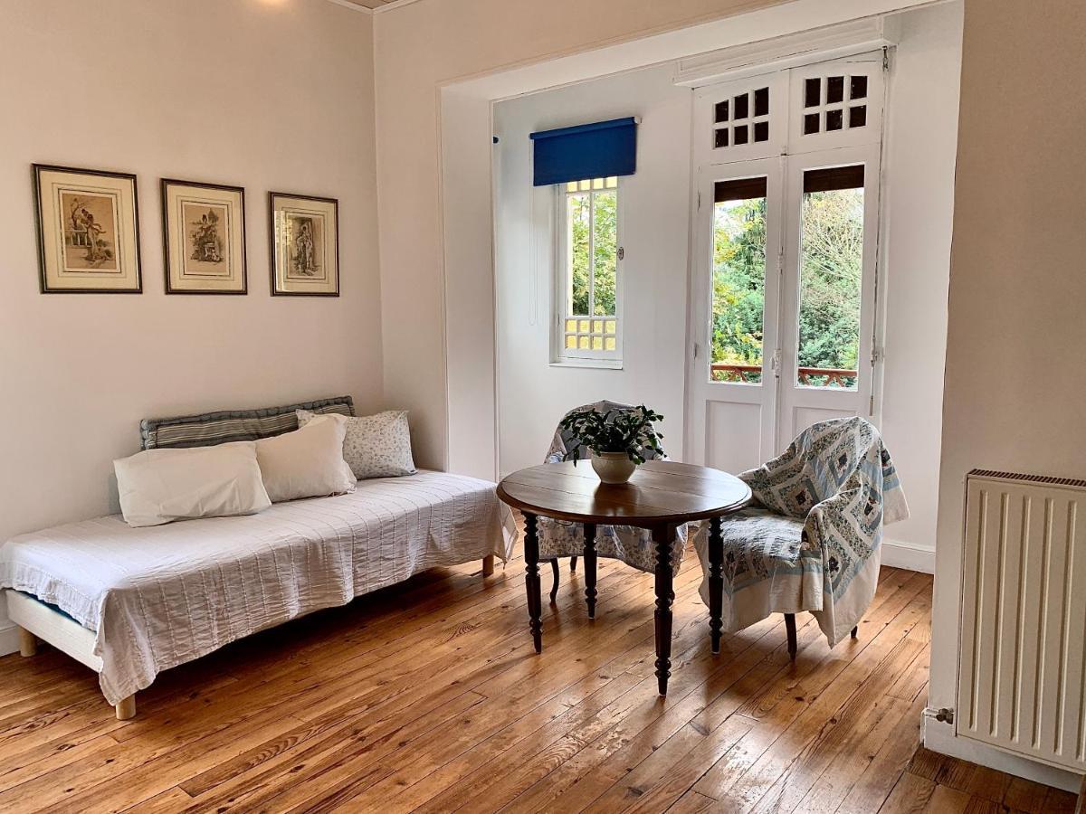 Le Bearn Sous Les Toits Bed and Breakfast Nay  Eksteriør billede